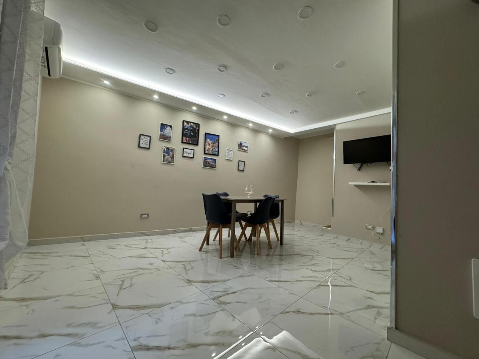 Pizzaiola'S Home Napoli Eksteriør billede
